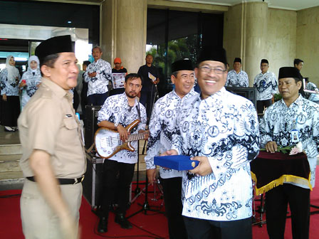 Pencarian PGRI Kota Makassar - Persatuan Guru Republik Indonesia Cabang Kota Makassar